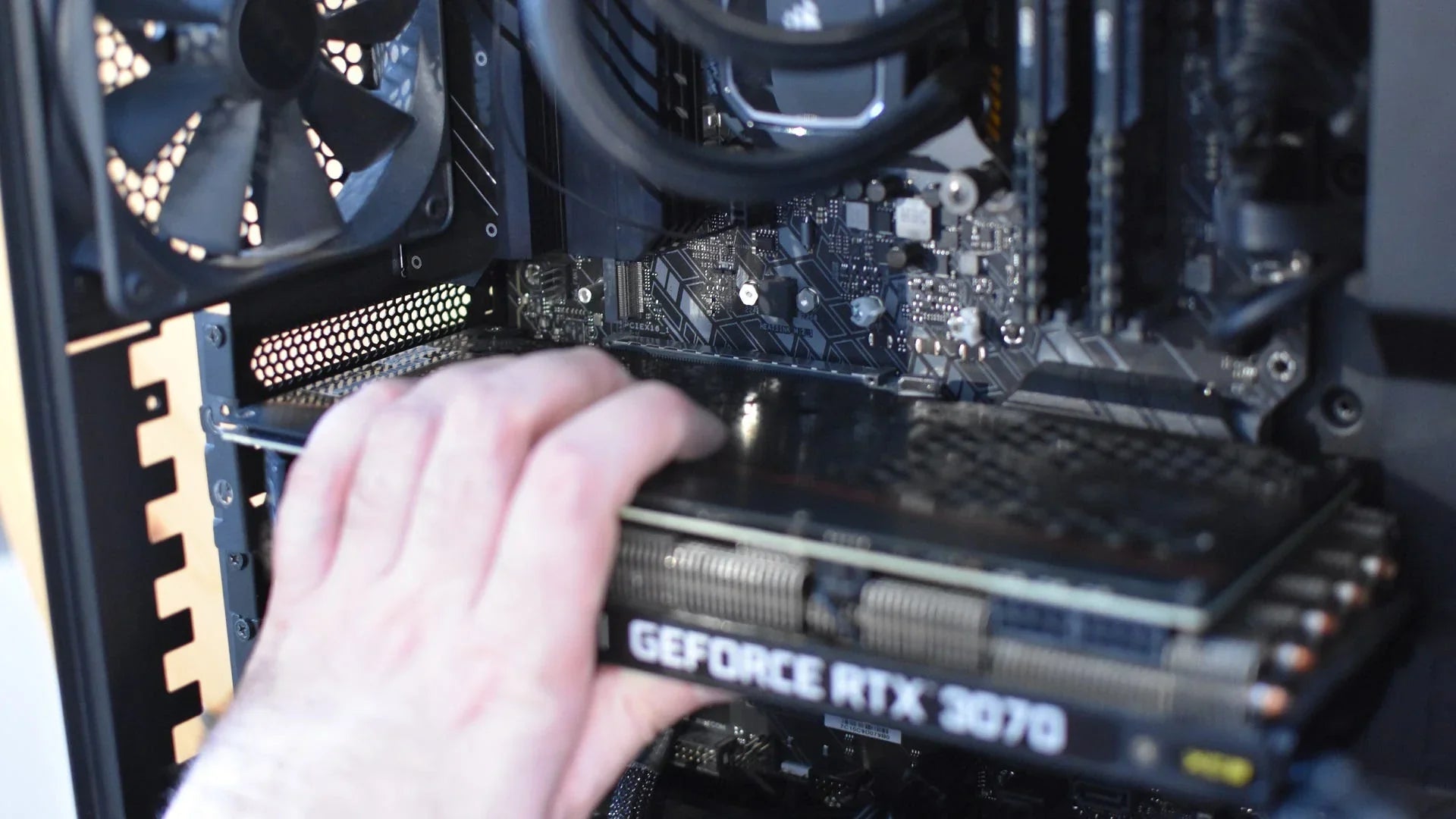 How to Install a Graphics Card Step by Step (Beginner-Friendly Guide)