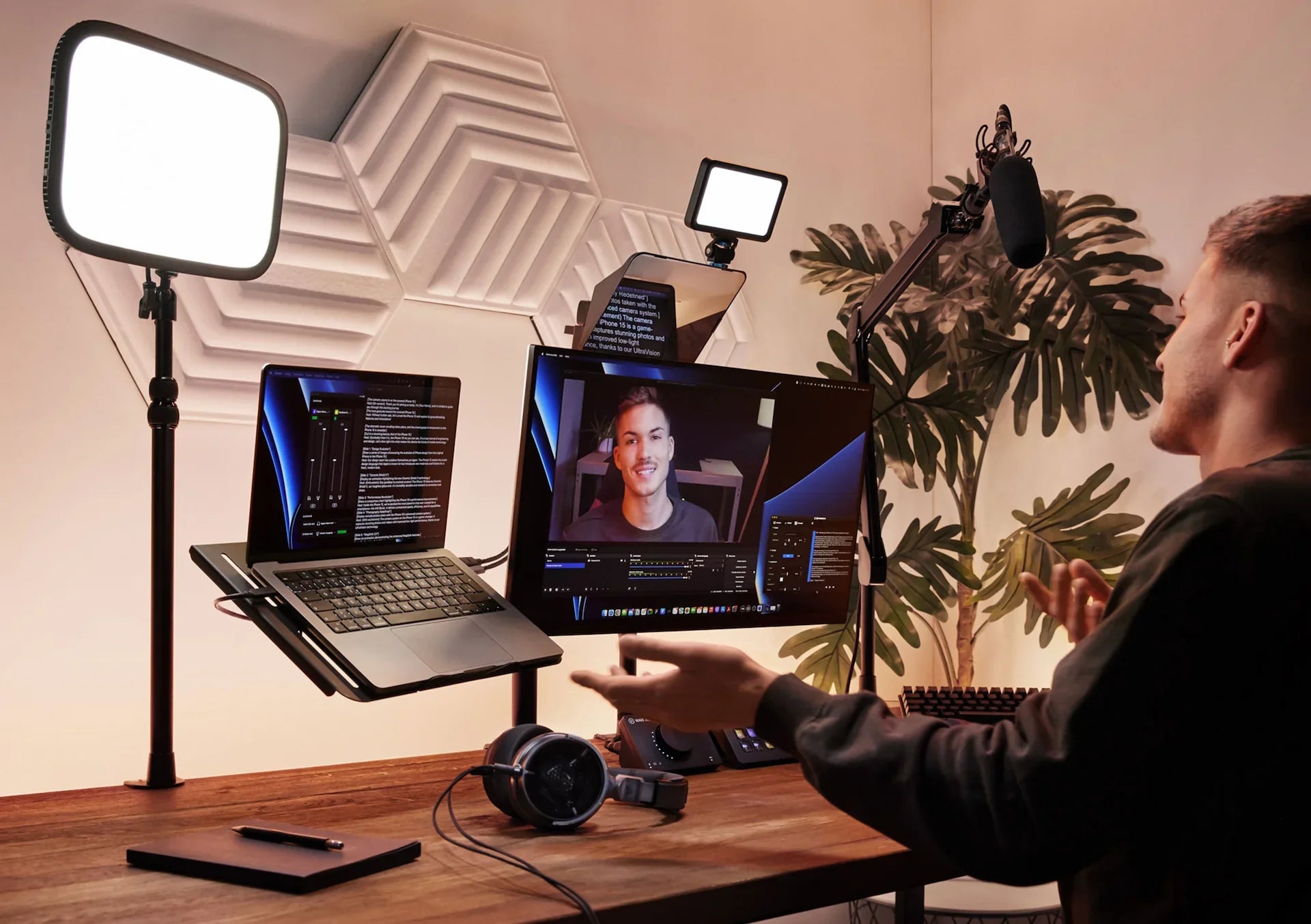 Elgato All-in-One Teleprompter with Built-in Screen
